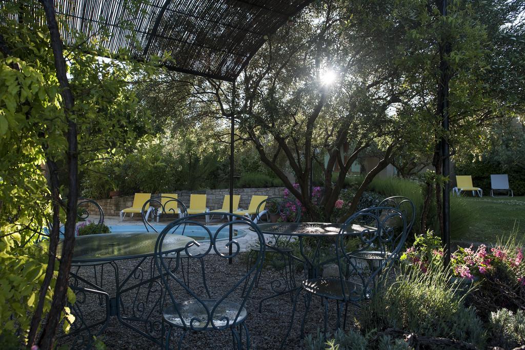Le Grand Jardin Panzió Lafare Kültér fotó