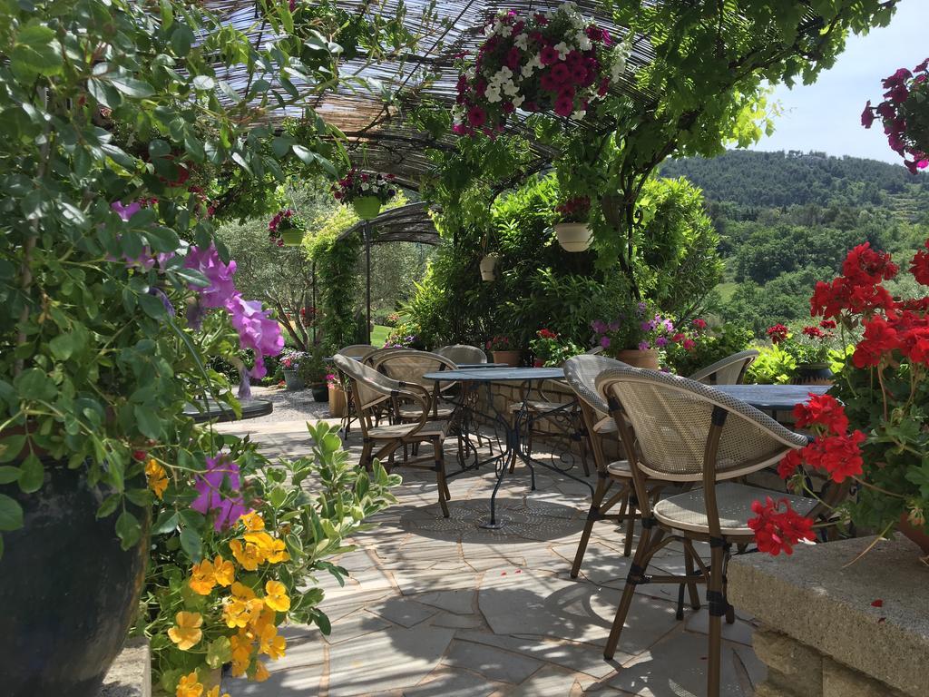 Le Grand Jardin Panzió Lafare Kültér fotó